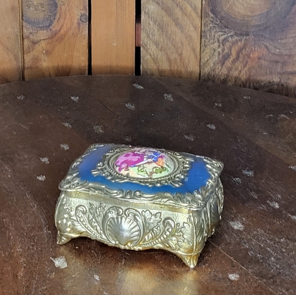 Vintage Ornate Jewelry Box with Blue and Gold Accents - Picture 17 of 17